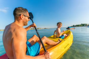 Camping Le Letty - canoë à la plage du Letty