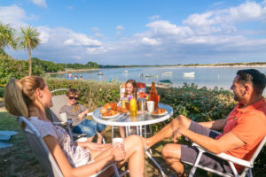 Camping Le Letty - Vue de l'emplacement Premium Mer