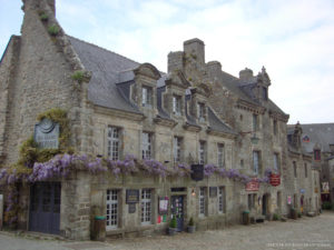 Camping Le Letty - Vue de la ville de Locronan