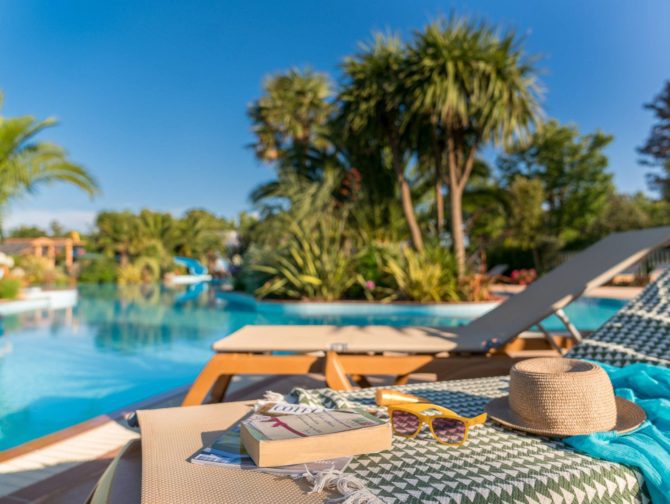 Camping Le Letty - Solarium de l\'espace aquatique