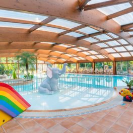Camping Le Letty - La piscine couverte, pataugeoire