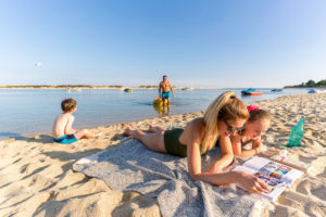 Camping Le Letty - activités sur la plage du Letty