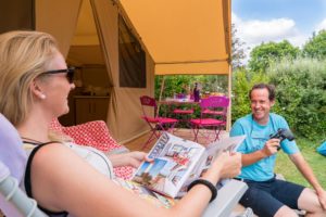 Camping Le Letty - Terrasse du logement tente Lodge