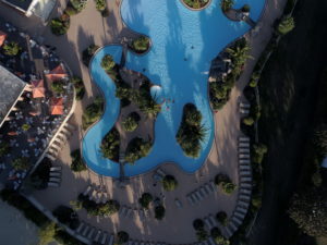 Camping Le Letty - Vue aérienne de la piscine